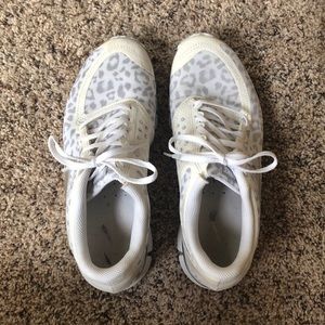 Nike free 5.0 running shoe